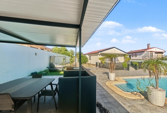 Resale - Villa - Pilar de la Horadada - Pinar de Campoverde