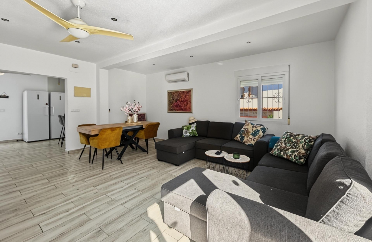Resale - Villa - Pilar de la Horadada - Pinar de Campoverde