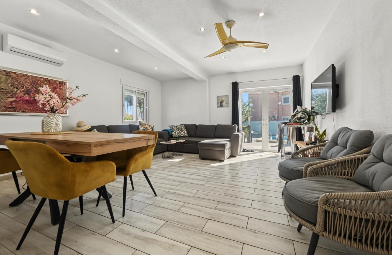 Resale - Villa - Pilar de la Horadada - Pinar de Campoverde