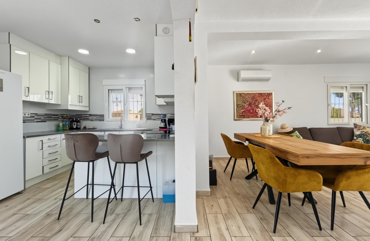 Resale - Villa - Pilar de la Horadada - Pinar de Campoverde