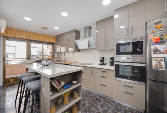 Resale - Apartment - Torrevieja - Centro - Muelle Pesquero