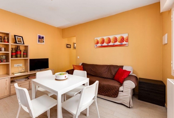 Resale - Villa - Torrevieja - La Siesta - El Salado -  Torreta