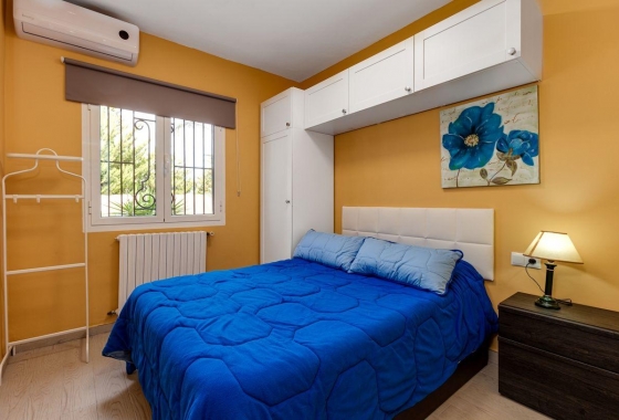 Resale - Villa - Torrevieja - La Siesta - El Salado -  Torreta