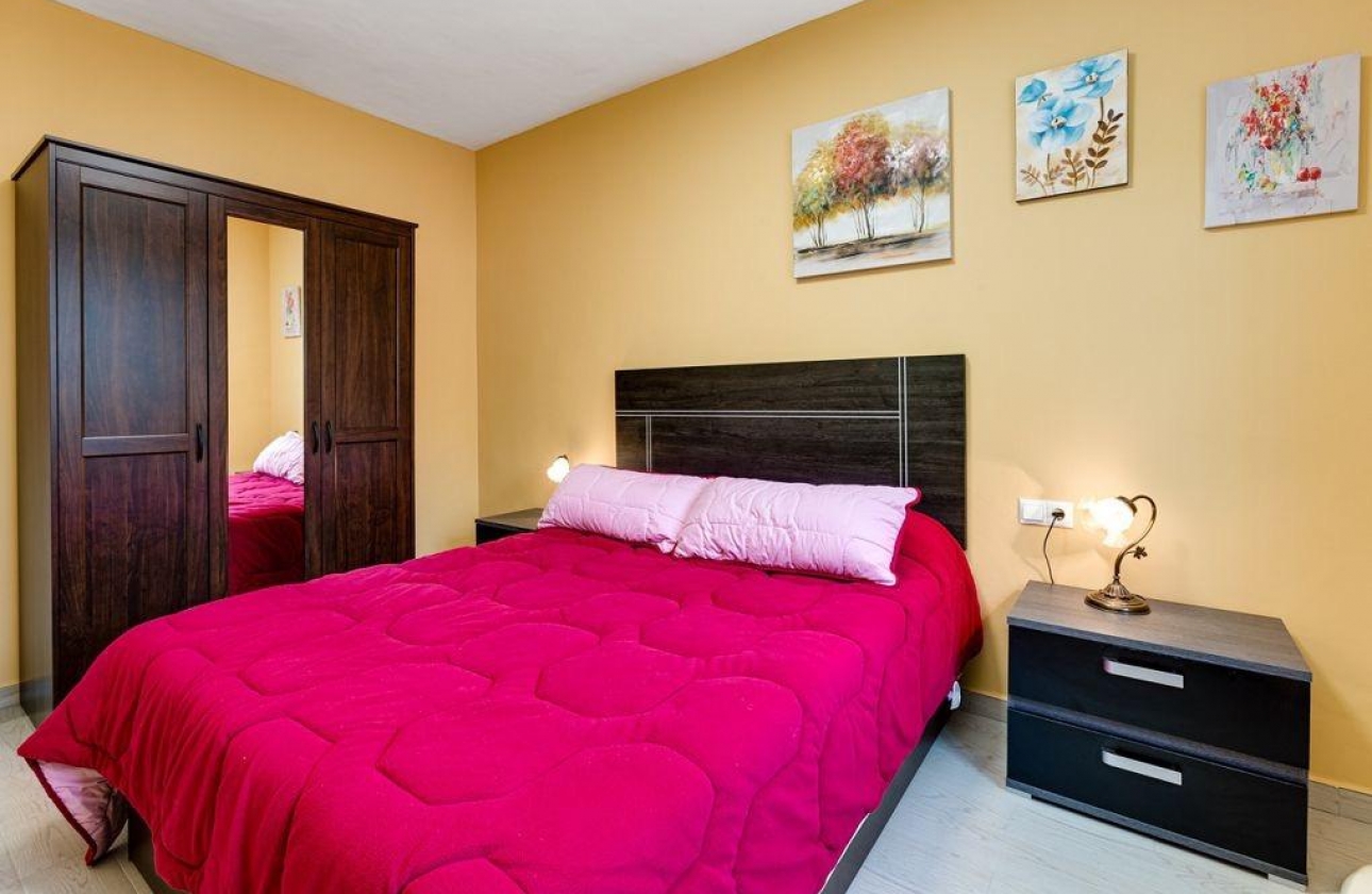 Resale - Villa - Torrevieja - La Siesta - El Salado -  Torreta