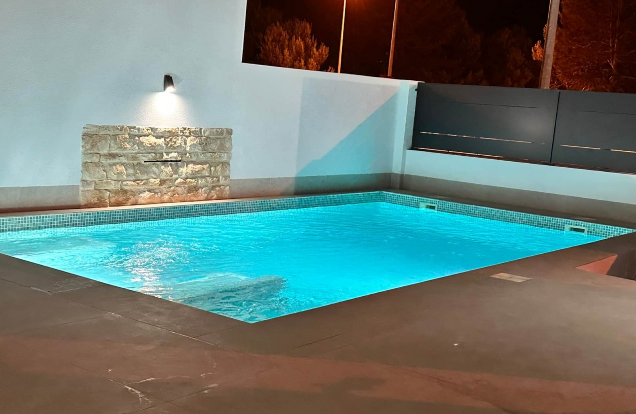 Resale - Villa - Dolores