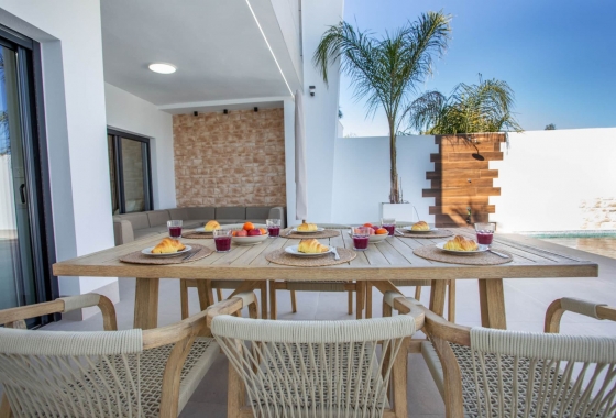Resale - Villa - Dolores