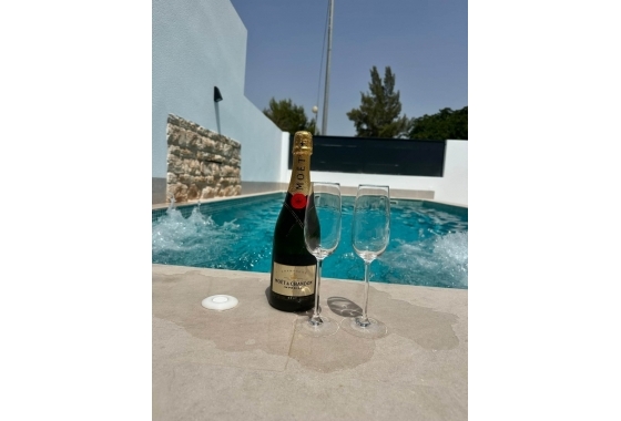 Resale - Villa - Dolores