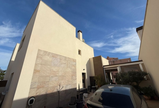 Resale - Villa - Los Montesinos