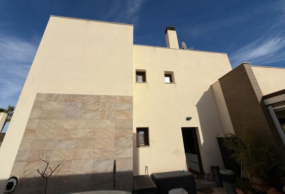 Resale - Villa - Los Montesinos