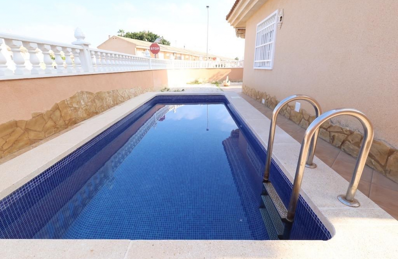 Reventa - Villa - Torrevieja - Los Balcones