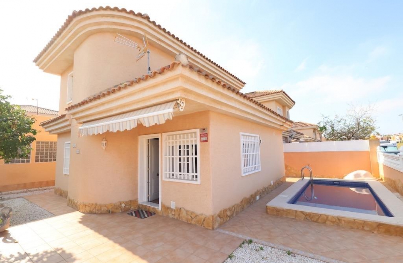 Reventa - Villa - Torrevieja - Los Balcones