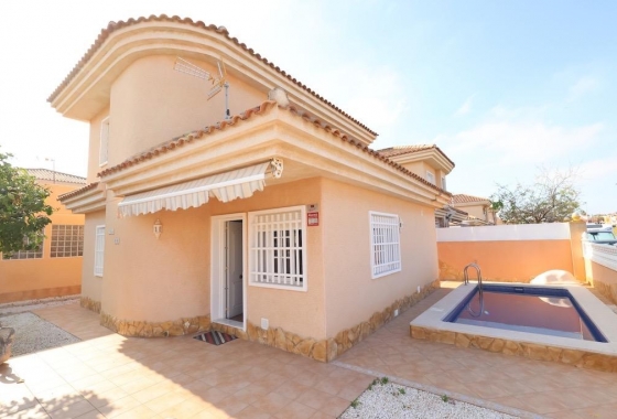 Reventa - Villa - Torrevieja - Los Balcones