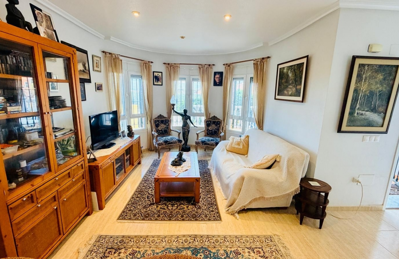 Reventa - Villa - Los Montesinos - La Herrada