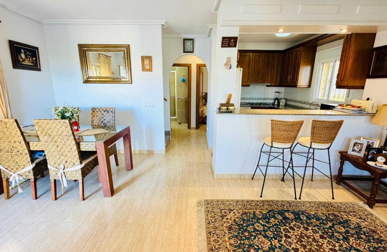 Reventa - Villa - Los Montesinos - La Herrada
