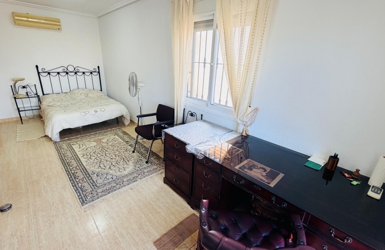 Reventa - Villa - Los Montesinos - La Herrada