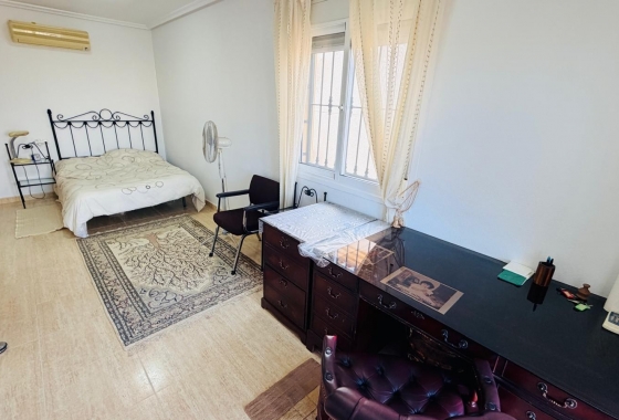 Reventa - Villa - Los Montesinos - La Herrada