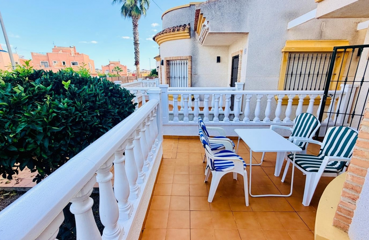 Reventa - Villa - Los Montesinos - La Herrada