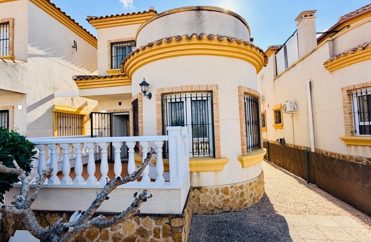Reventa - Villa - Los Montesinos - La Herrada