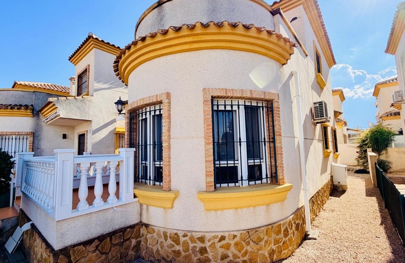 Reventa - Villa - Los Montesinos - La Herrada