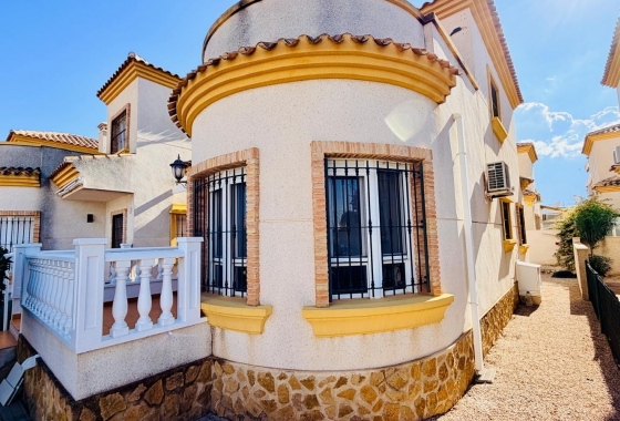 Reventa - Villa - Los Montesinos - La Herrada