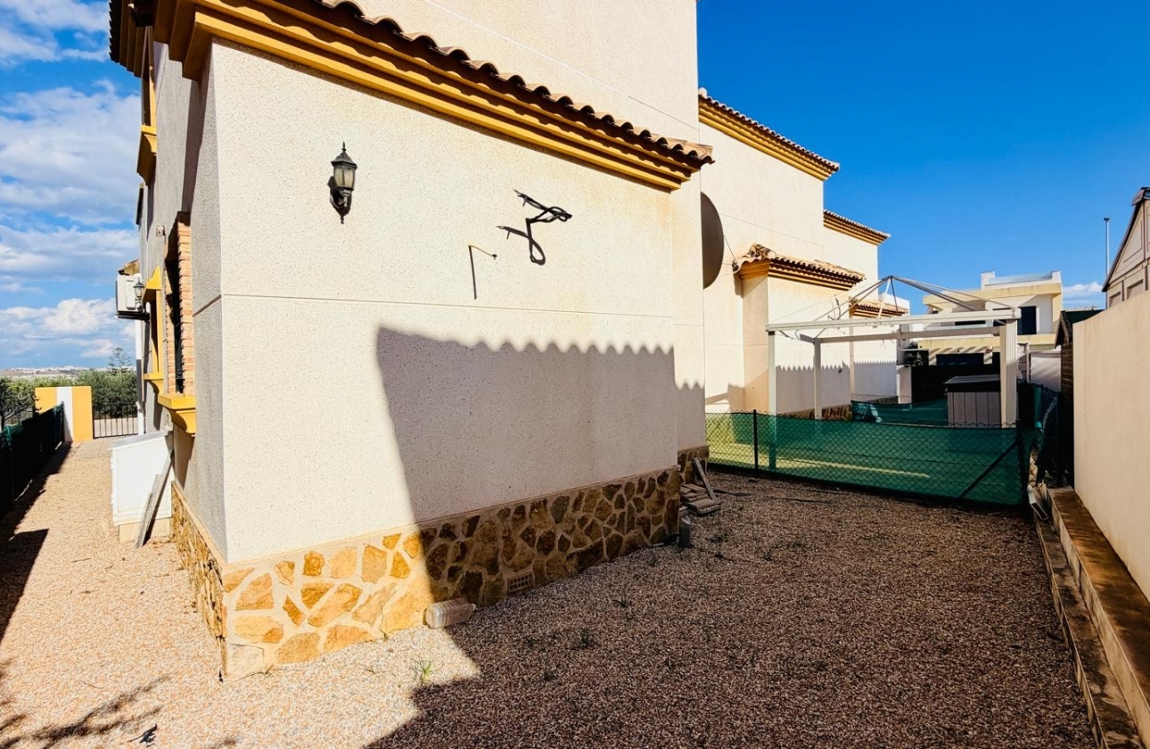 Reventa - Villa - Los Montesinos - La Herrada