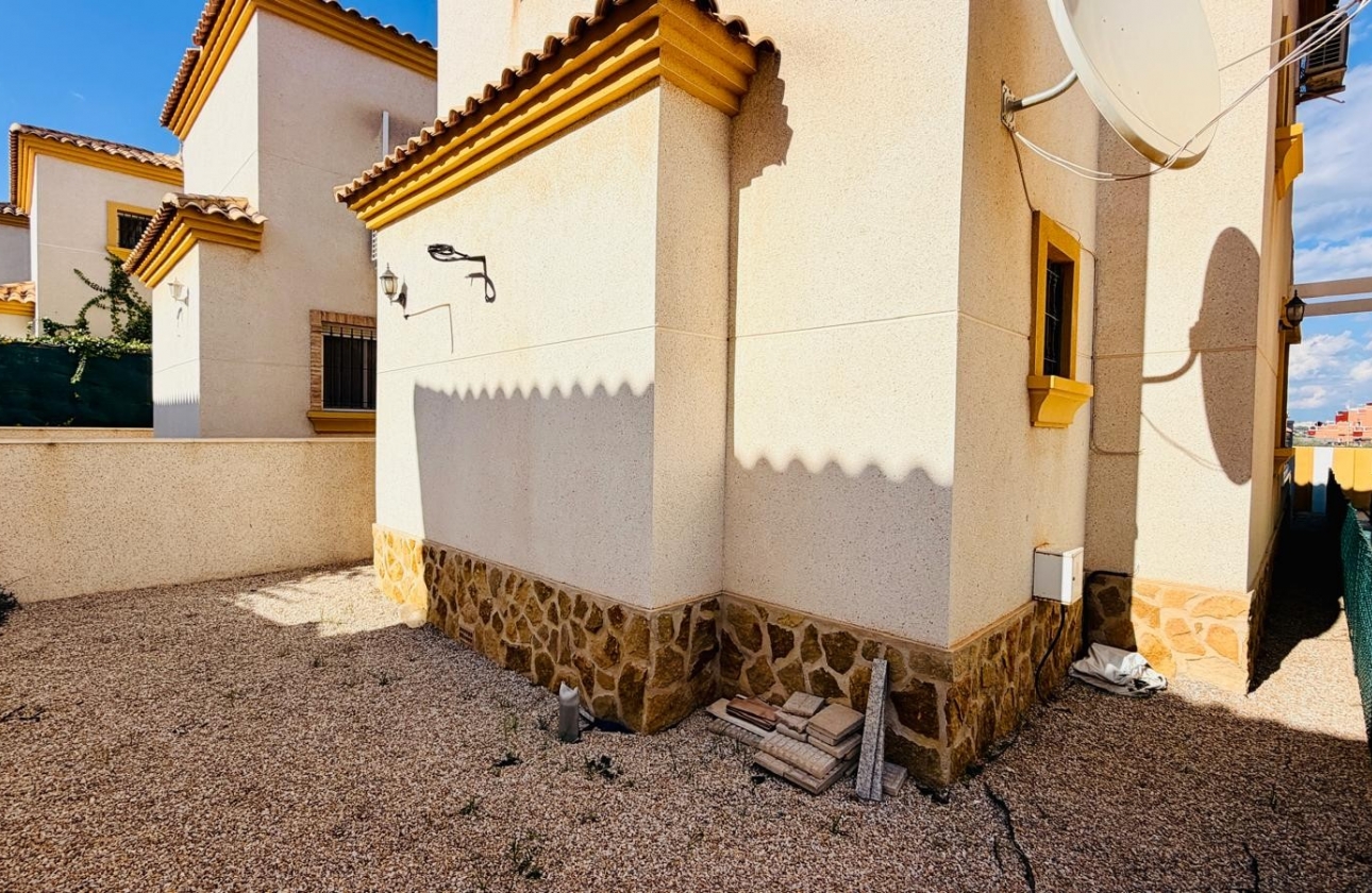 Reventa - Villa - Los Montesinos - La Herrada