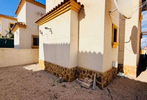 Reventa - Villa - Los Montesinos - La Herrada
