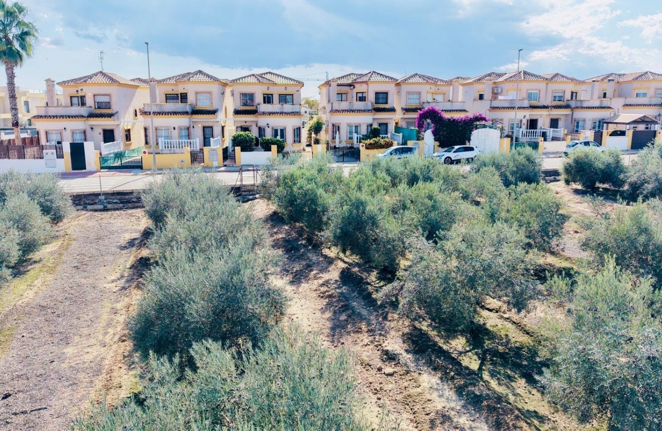 Reventa - Villa - Los Montesinos - La Herrada