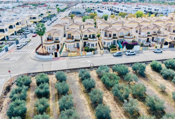 Reventa - Villa - Los Montesinos - La Herrada