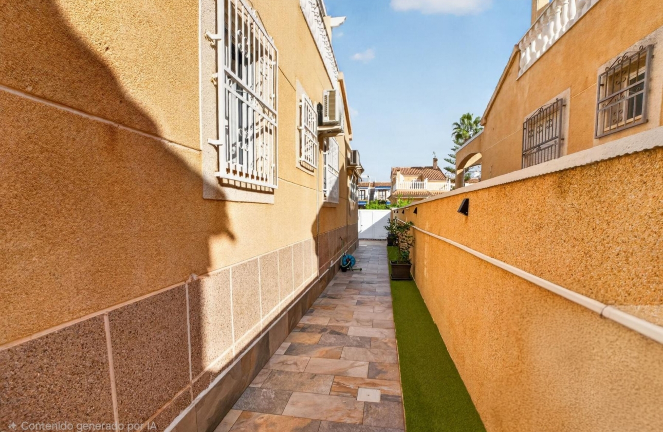Resale - Villa - Torrevieja - Los Altos