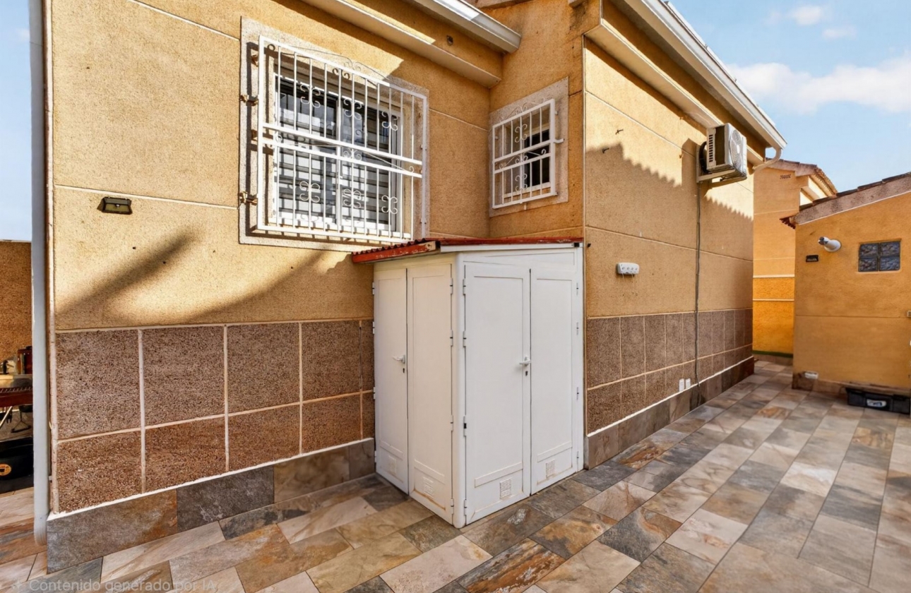 Resale - Villa - Torrevieja - Los Altos